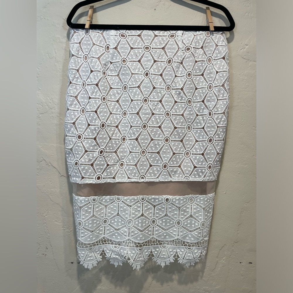 ENDLESS ROSE white lace skirt - Picture 4 of 5